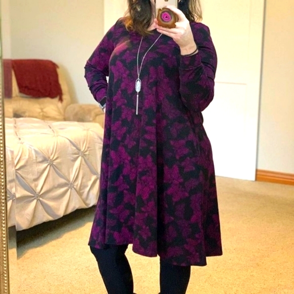 LuLaRoe BNWT S Emily dress - magenta butterflies 🦋 - Picture 9 of 11